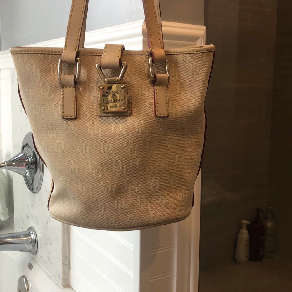 VINTAGE DOONEY & BOURKE HOBO TOTE